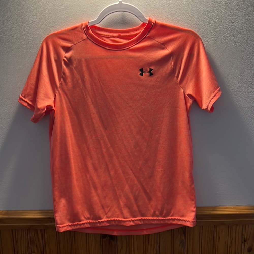 Under Armor Youth T-shirt Like New